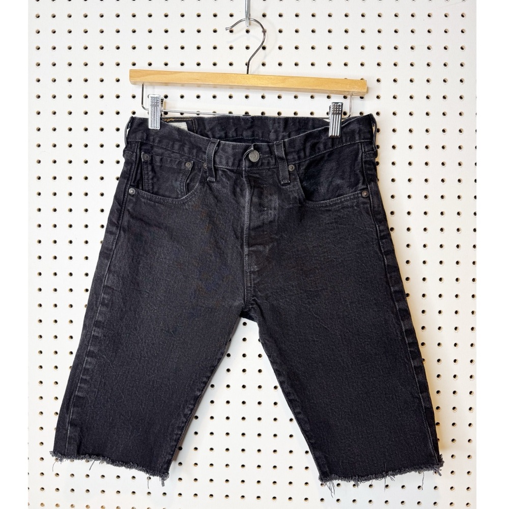 Levi’s | 501 Cut-Off‎ Bermuda Length Jean Shorts in Black Sz. 30
